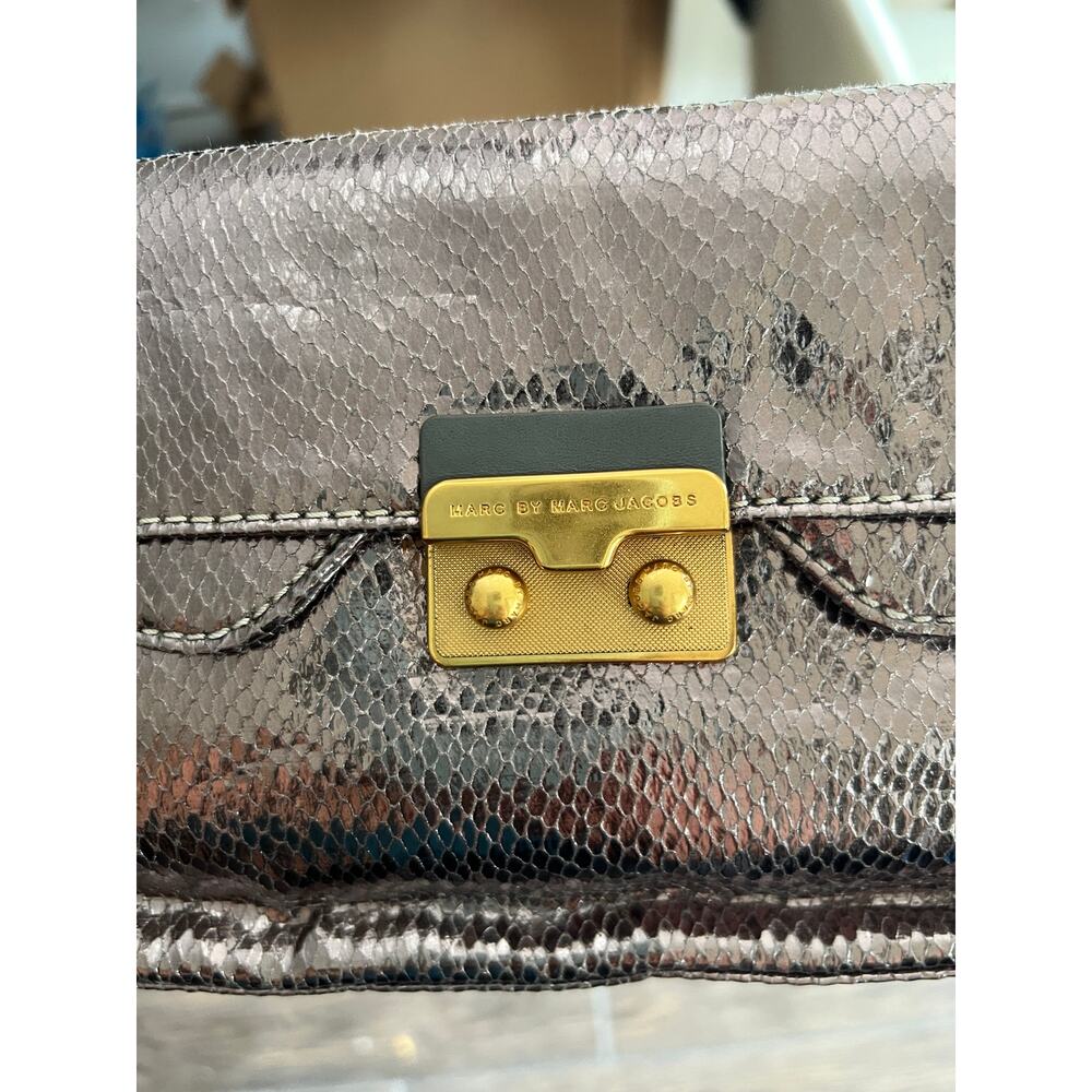 Marc by Marc Jacobs Metallic Silver Snakeskin Embossed Leather Foldover Clutch - Picture 4 of 6